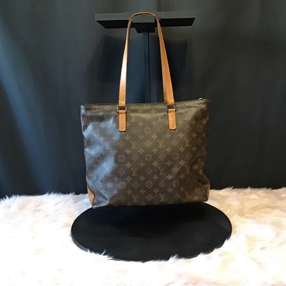 Louis Vuitton Handbags - Beautiful Louis Vuitton Monogram Cabas Mezzo